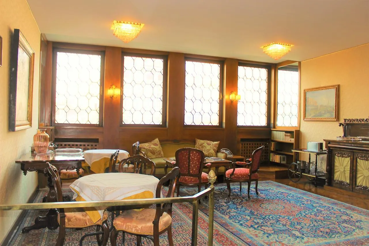 Residenza Ca' Corner Bed & Breakfast Venice 2*,